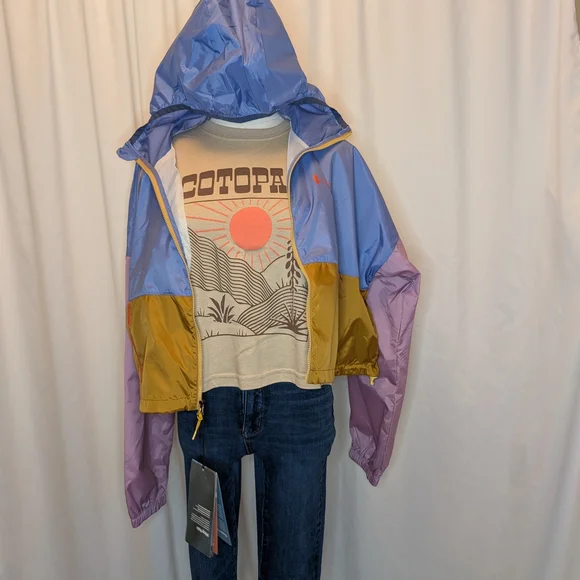 Cotopaxi Beige Graphic T-Shirt - Picture 3 of 3